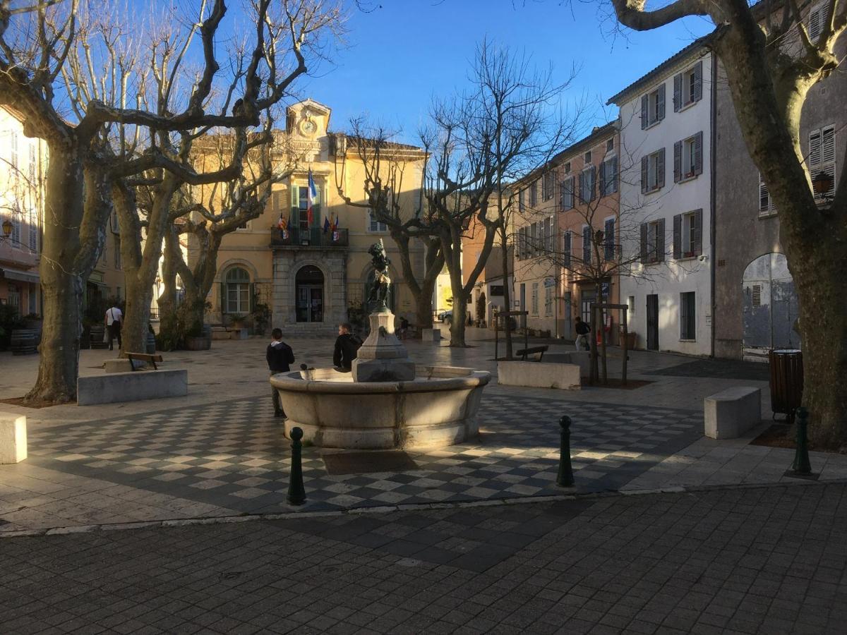 La Petite Bergerie, Les Hautes Roches Collobrieres Luaran gambar